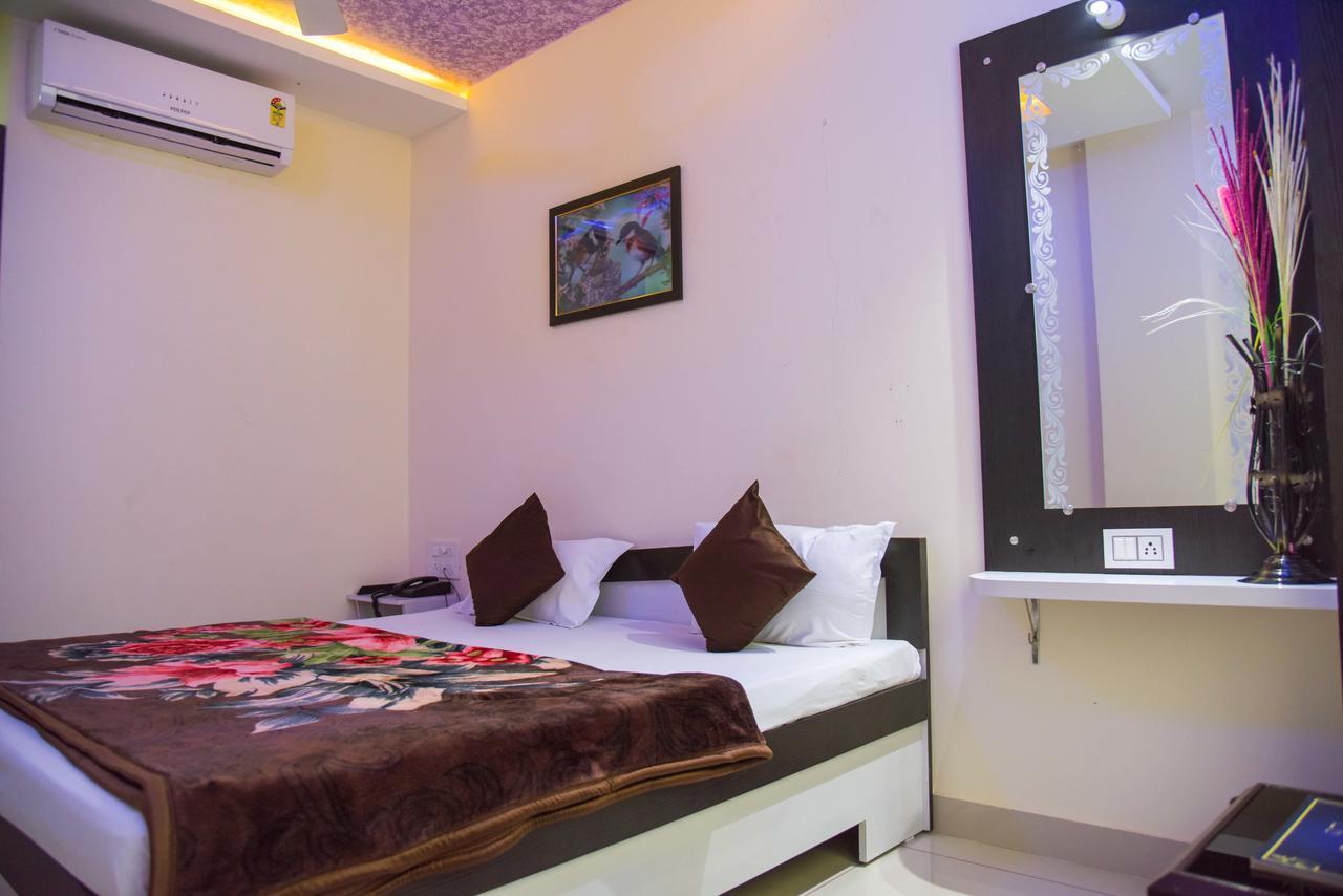 Hotel Tulsi Residency Bhuj Buitenkant foto