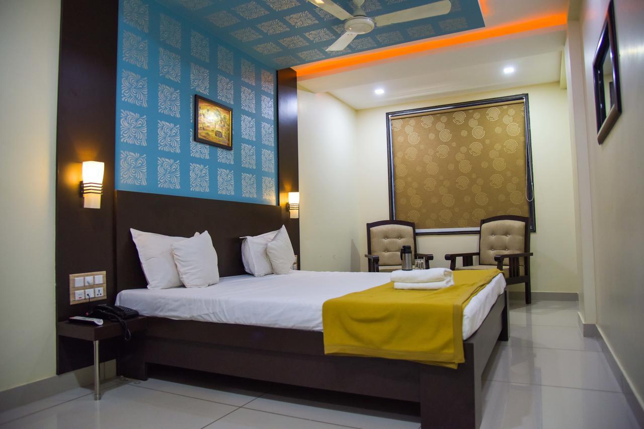 Hotel Tulsi Residency Bhuj Buitenkant foto