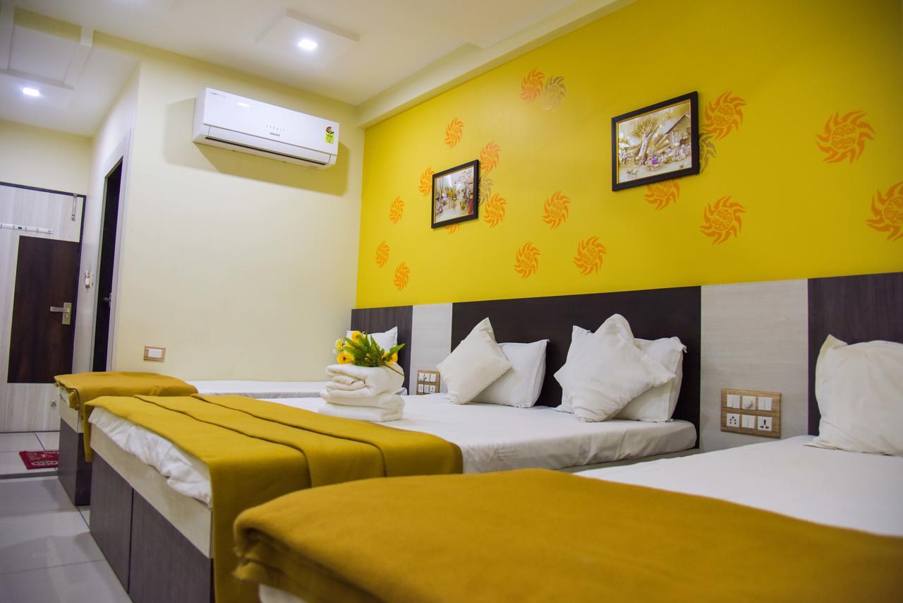 Hotel Tulsi Residency Bhuj Buitenkant foto