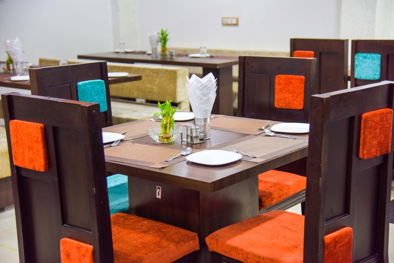 Hotel Tulsi Residency Bhuj Buitenkant foto