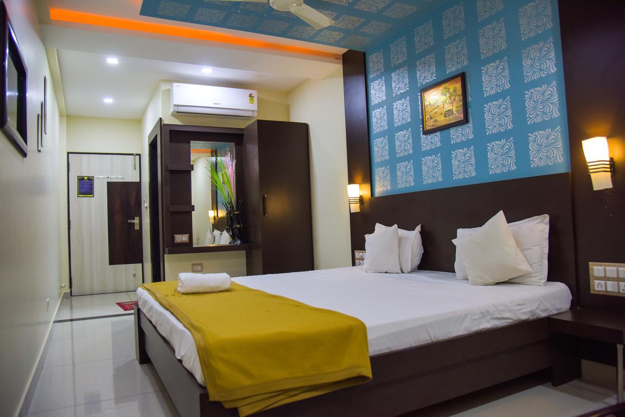 Hotel Tulsi Residency Bhuj Buitenkant foto