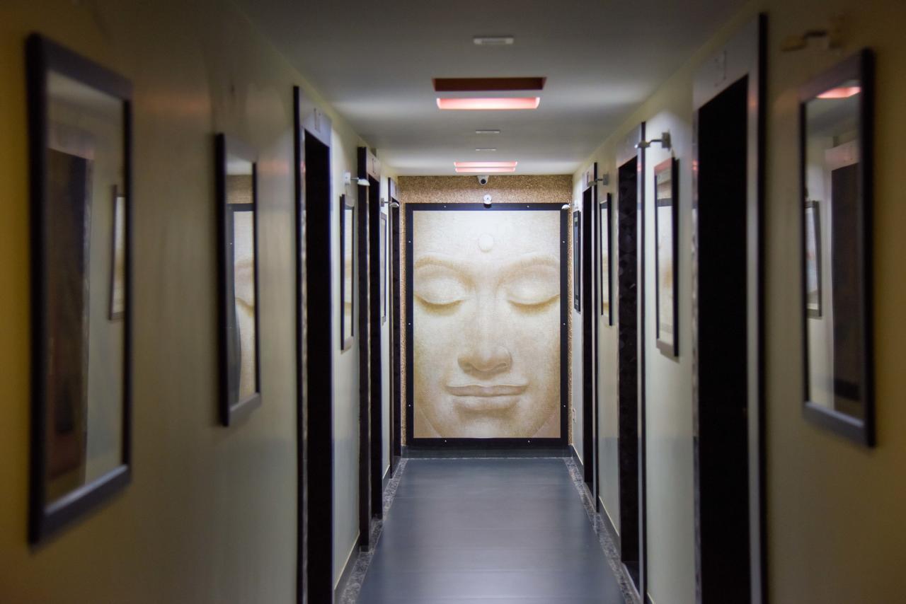 Hotel Tulsi Residency Bhuj Buitenkant foto