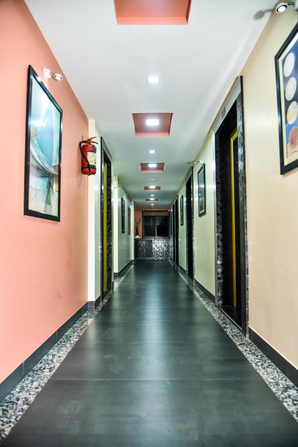 Hotel Tulsi Residency Bhuj Buitenkant foto