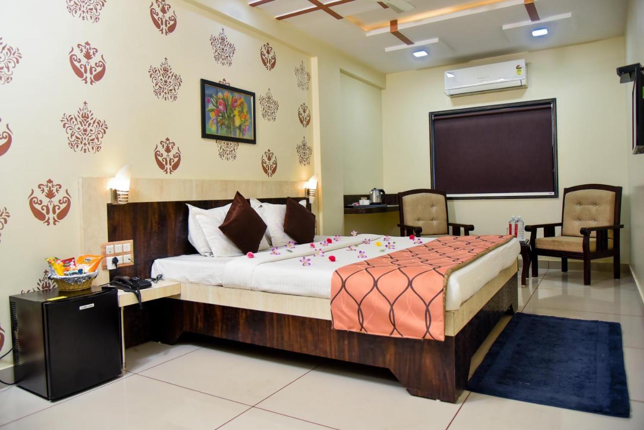 Hotel Tulsi Residency Bhuj Buitenkant foto